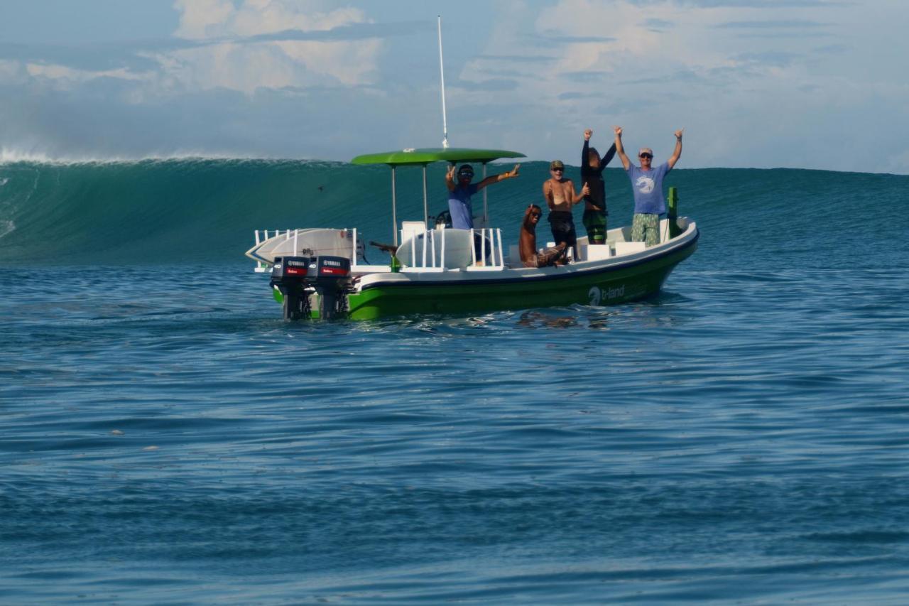 T-Land Resort Nembrala Luaran gambar