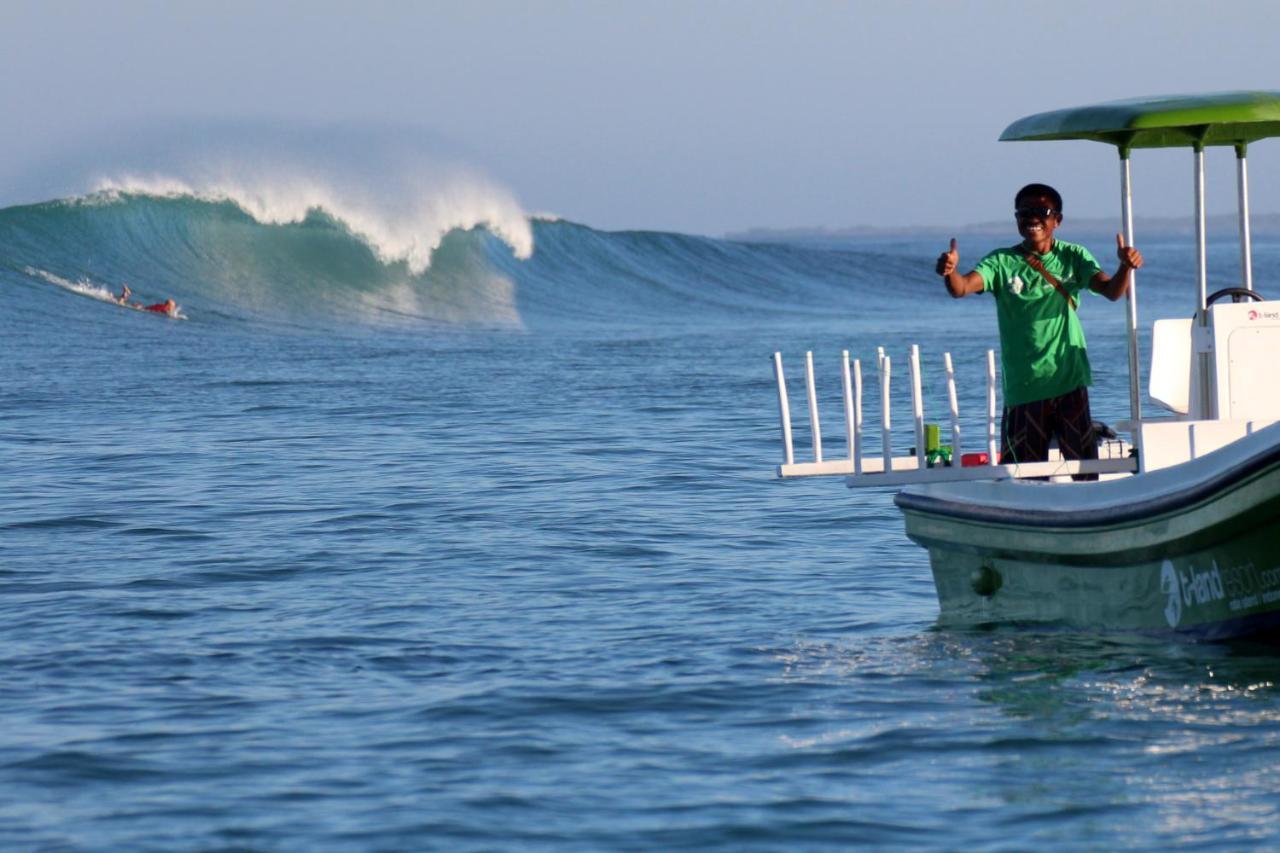 T-Land Resort Nembrala Luaran gambar