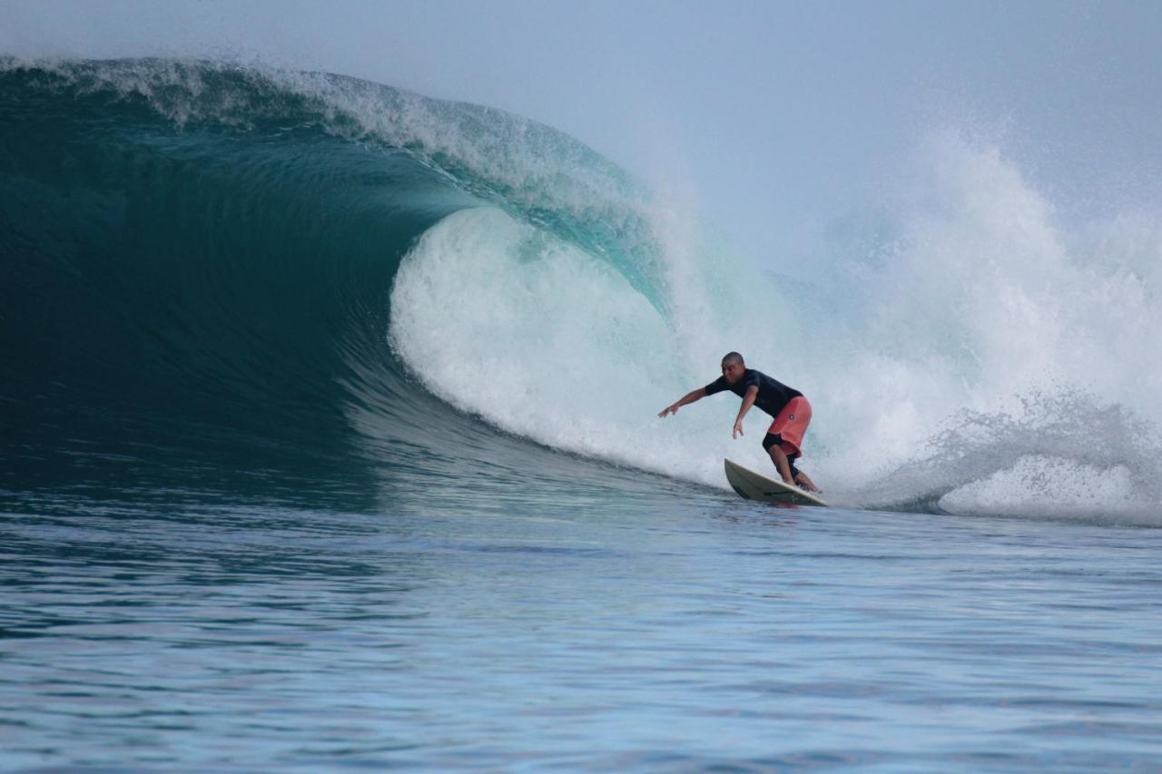 T-Land Resort Nembrala Luaran gambar